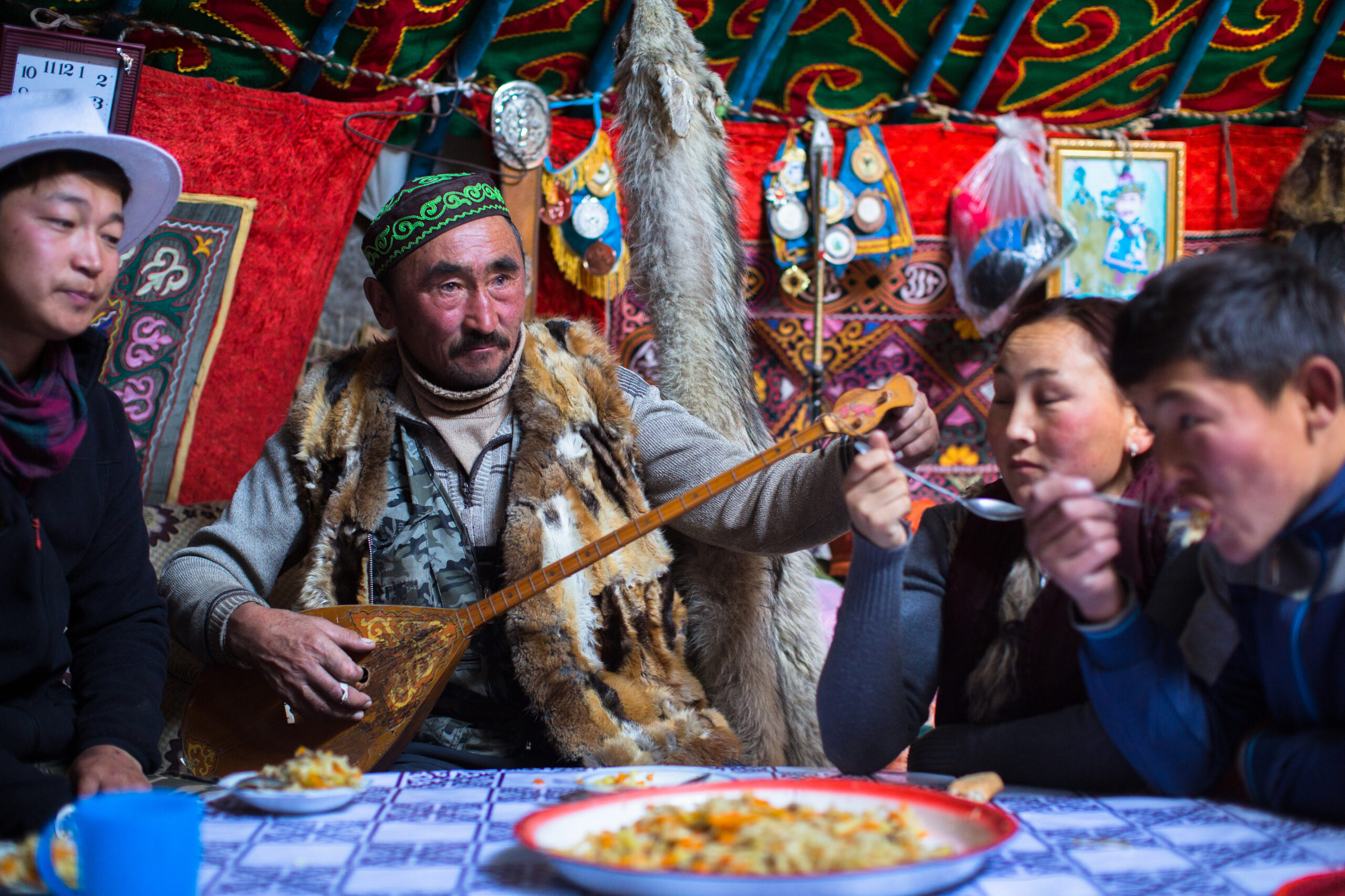 Bayan-olgii,,Mongolia,-,Sep,28,,2017:,Kazakh,Family,Of,Hunters